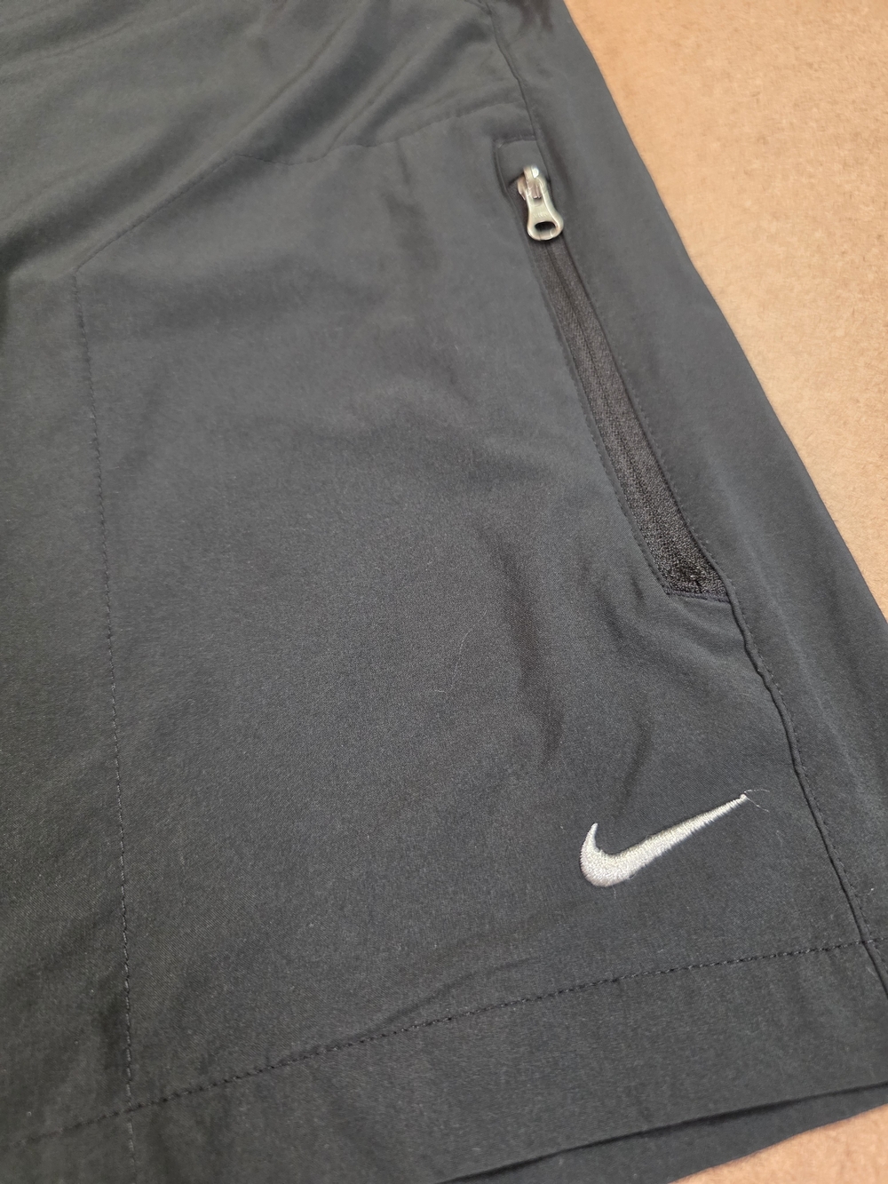 Nike Black Athletic Shorts with Zipper Pocket XL - Picture 3 of 10